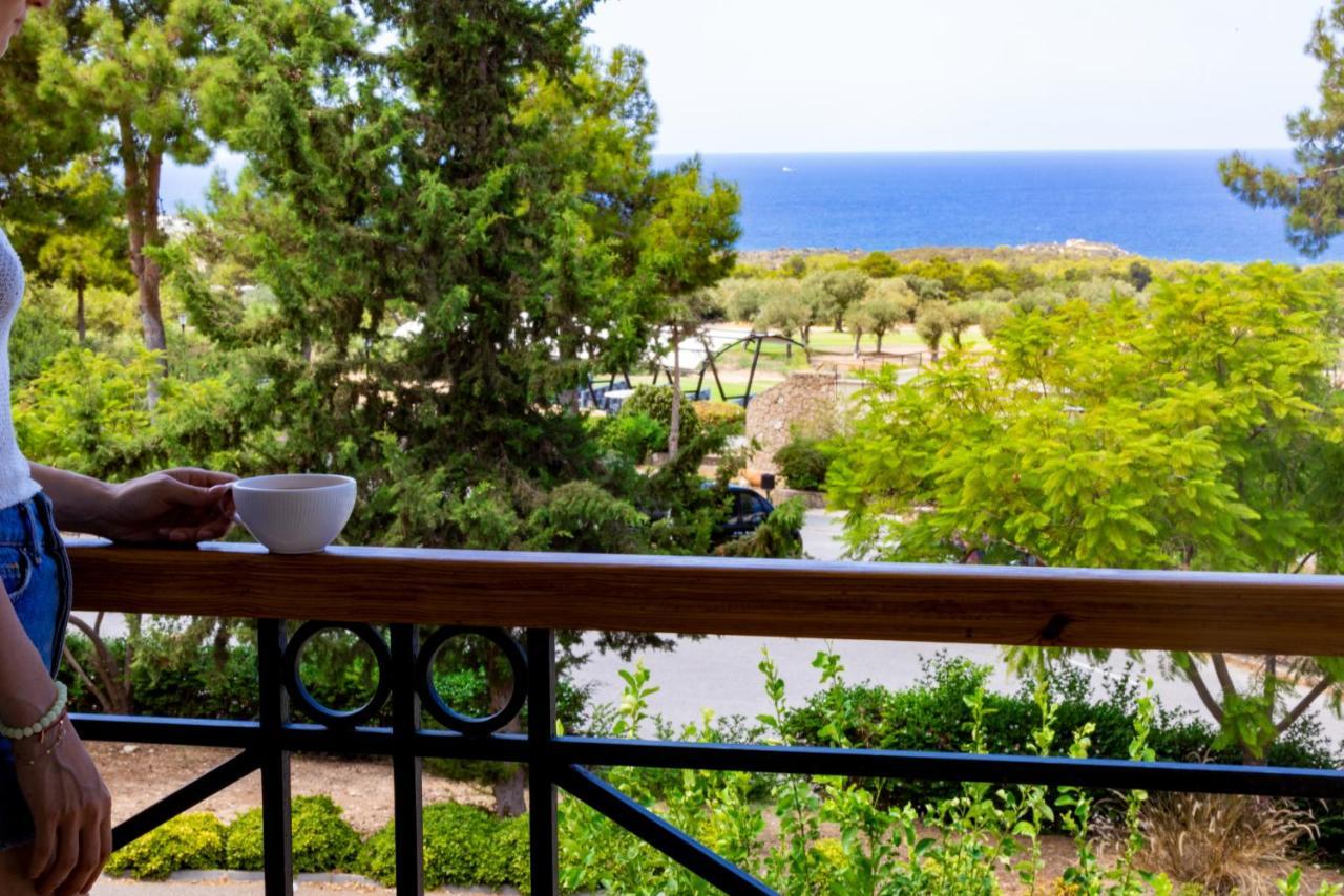 Korineum Golf & Beach Resort Agios Georgios  Bagian luar foto